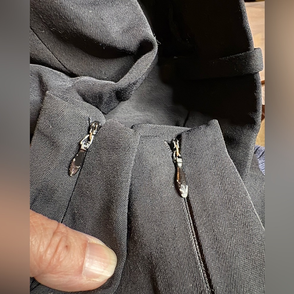 Celine- Black Ankle Zip Pants. Size 36 or US 4 - Picture 8 of 8